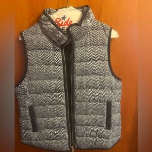 Like new, dark navy herringbone print